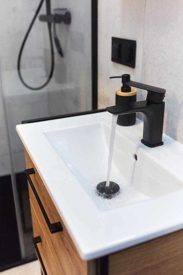 Apartament "Powoli" Z Darmowym Parkingiem 카르파츠 외부 사진